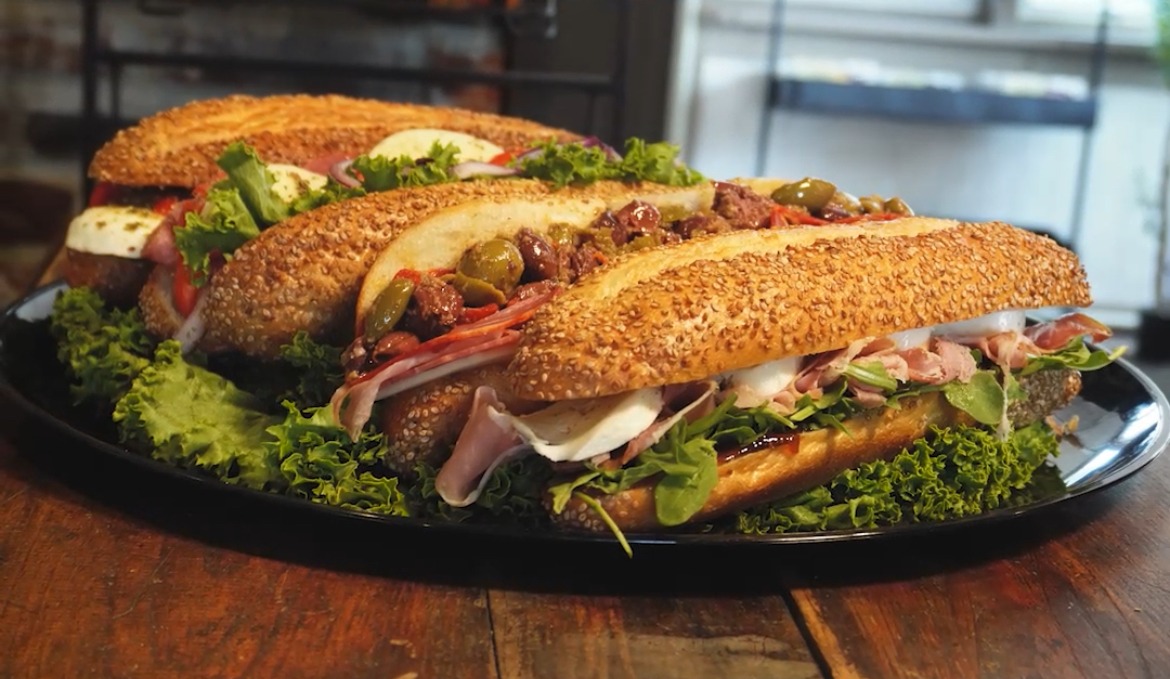 Home 26 Sandwich Tray